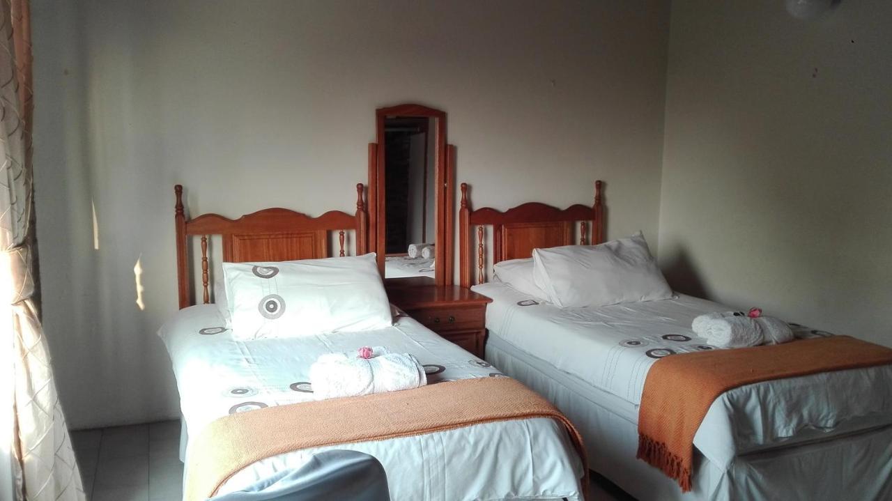 Hamba Kancane Ma-Africa Guest House Graskop Bagian luar foto