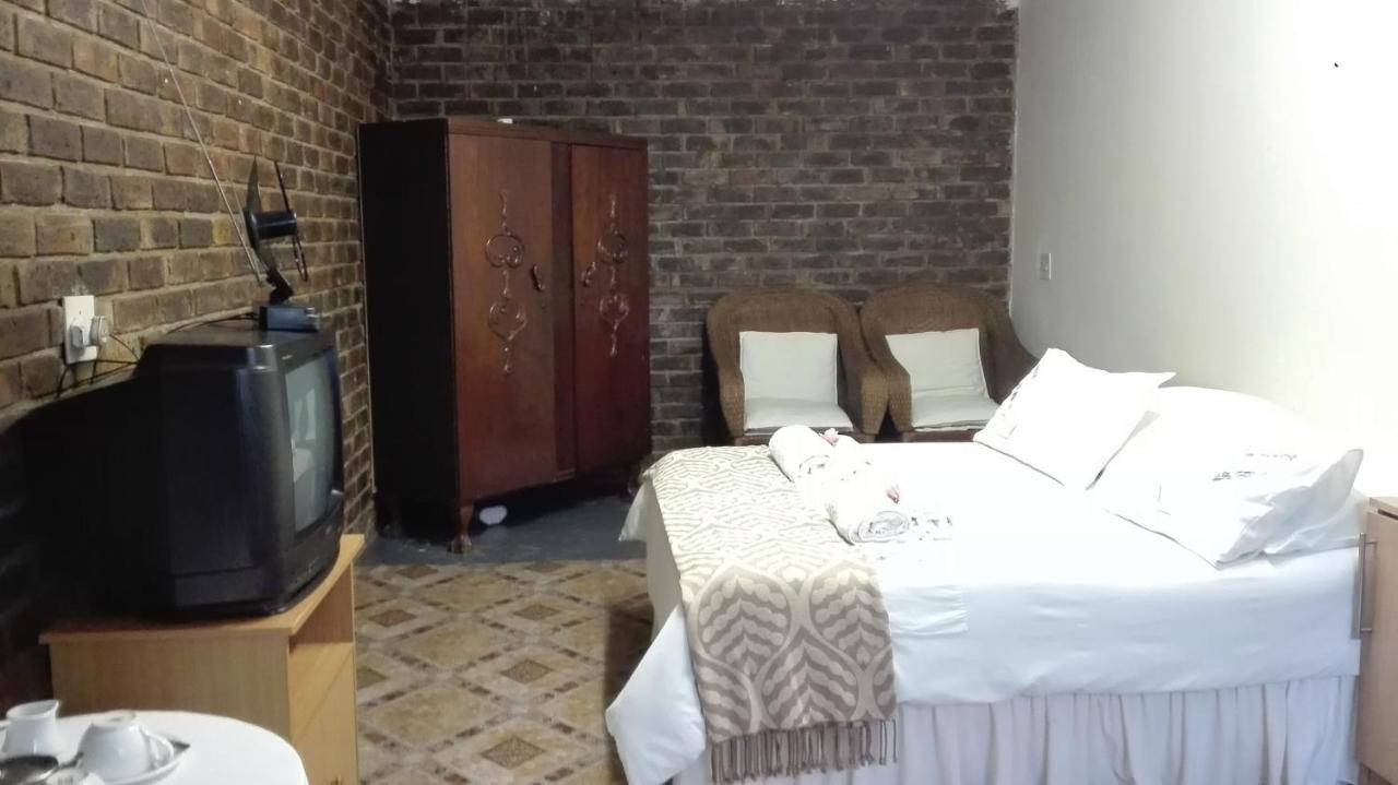 Hamba Kancane Ma-Africa Guest House Graskop Bagian luar foto
