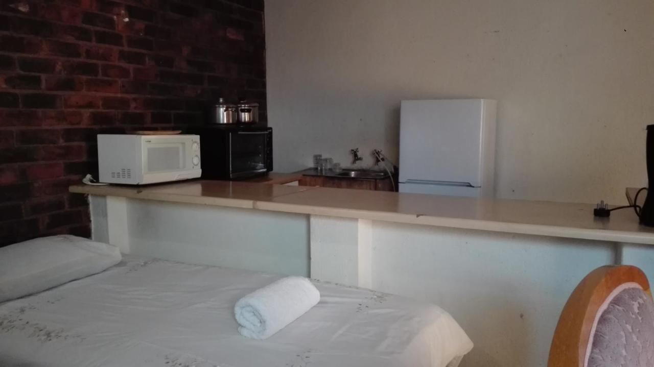 Hamba Kancane Ma-Africa Guest House Graskop Bagian luar foto