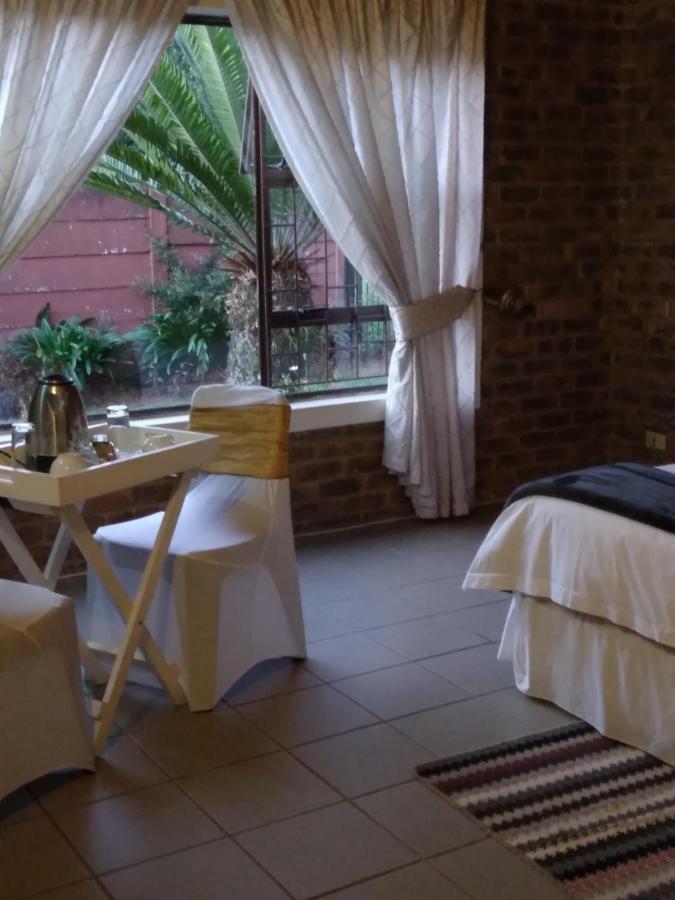 Hamba Kancane Ma-Africa Guest House Graskop Bagian luar foto