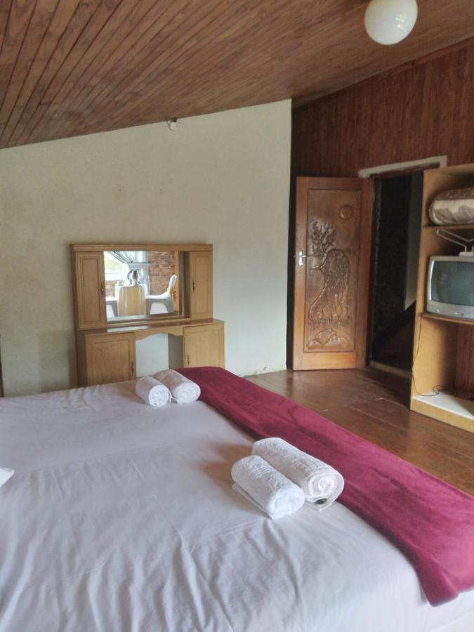 Hamba Kancane Ma-Africa Guest House Graskop Bagian luar foto