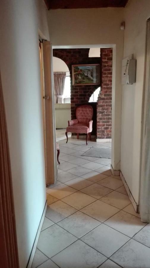 Hamba Kancane Ma-Africa Guest House Graskop Bagian luar foto